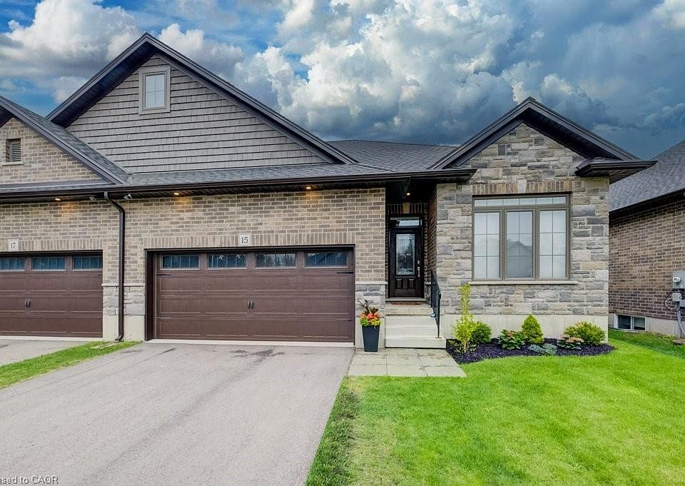 1st image of 15 Matheson Cres