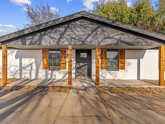 3rd image of 903 S Old Temple Rd