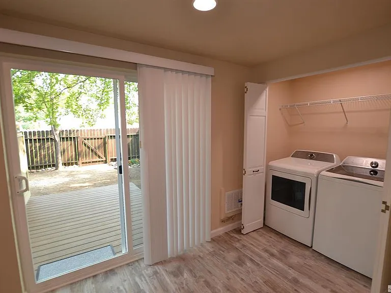 1278 Redwood Cir #3 — Photo 4