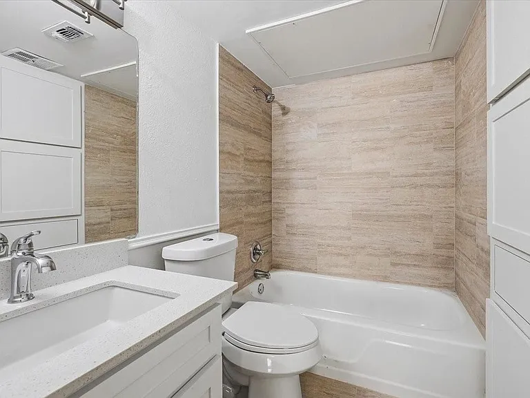 133 N Bailey Ave — Photo 20