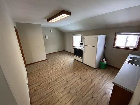 5th image of 703 1/2 Ellwood Ave #2