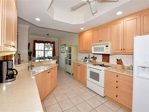 5th image of 5215 Parisienne Pl #103BD2