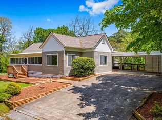 22 Echols St, Eureka Springs, AR 72632