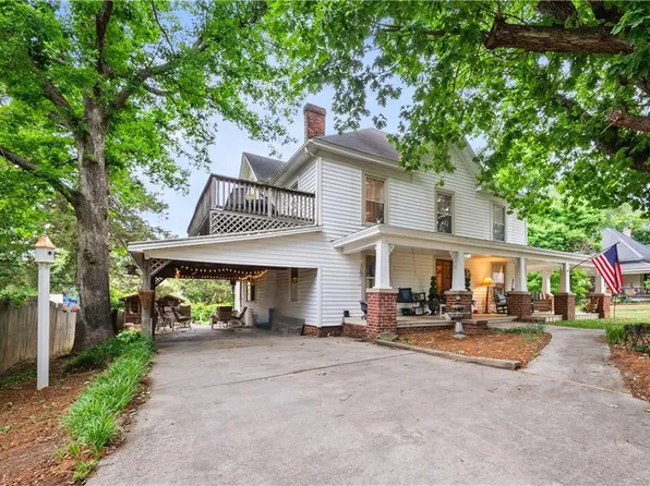 216 W 2nd St, Denton, NC 27239
