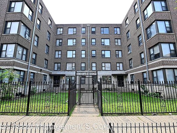 2nd image of 7200 S Coles Ave #305