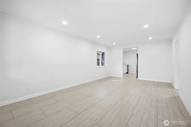 4th image of 12243 16th Avenue S