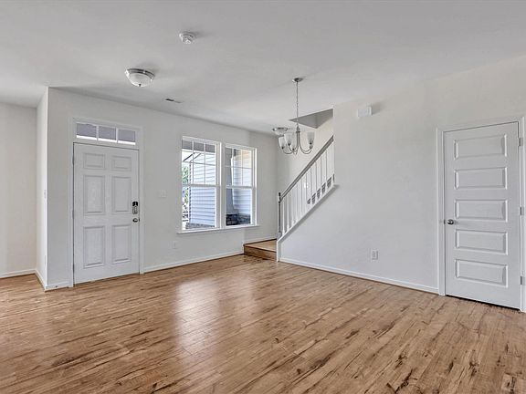 10-Foyer
