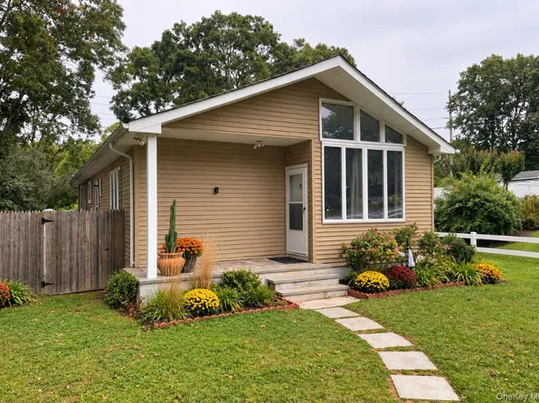 237 Carleton Drive E, Shirley, NY 11967