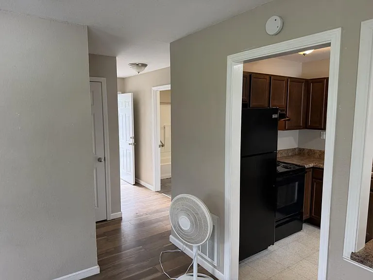 3216 Mayfield Dr #7 — Photo 4