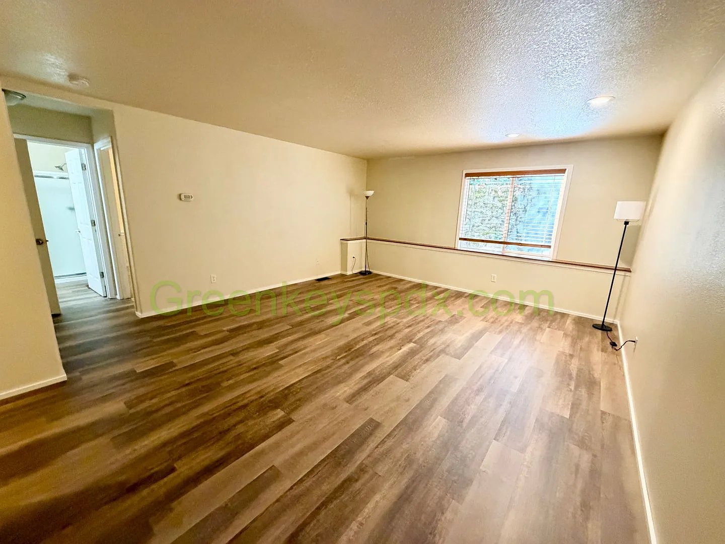 3-bedroom 2-bath Townhouse Near McMenamins Edgefield — Photo 2