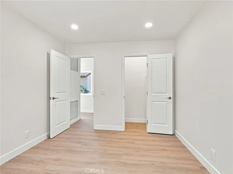 225 Armstrong Dr — Photo 24