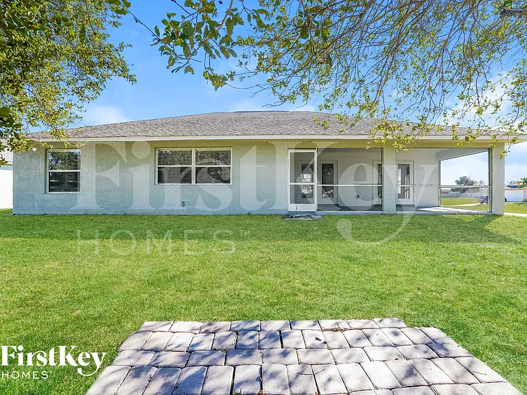 1828 SW 3rd Pl — Photo 17