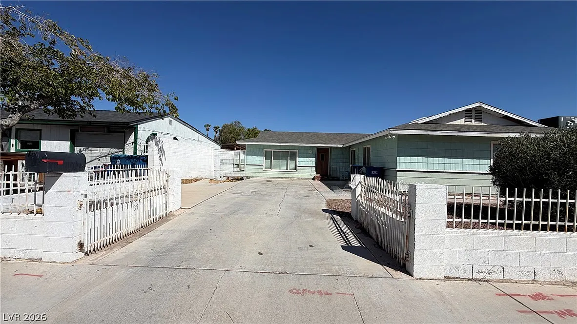 3 bed, 2.0 bath, 1560 sqft, $1,850 — Photo 1