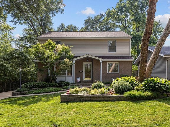 2nd image of 875 Glenway Dr