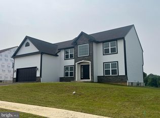 1024 River Crest Dr #13, Reading, PA 19605