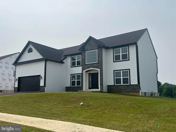 1024 River Crest Dr #13, Reading, PA 19605