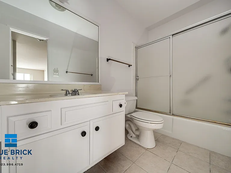 815 S Shenandoah St #301 — Photo 16