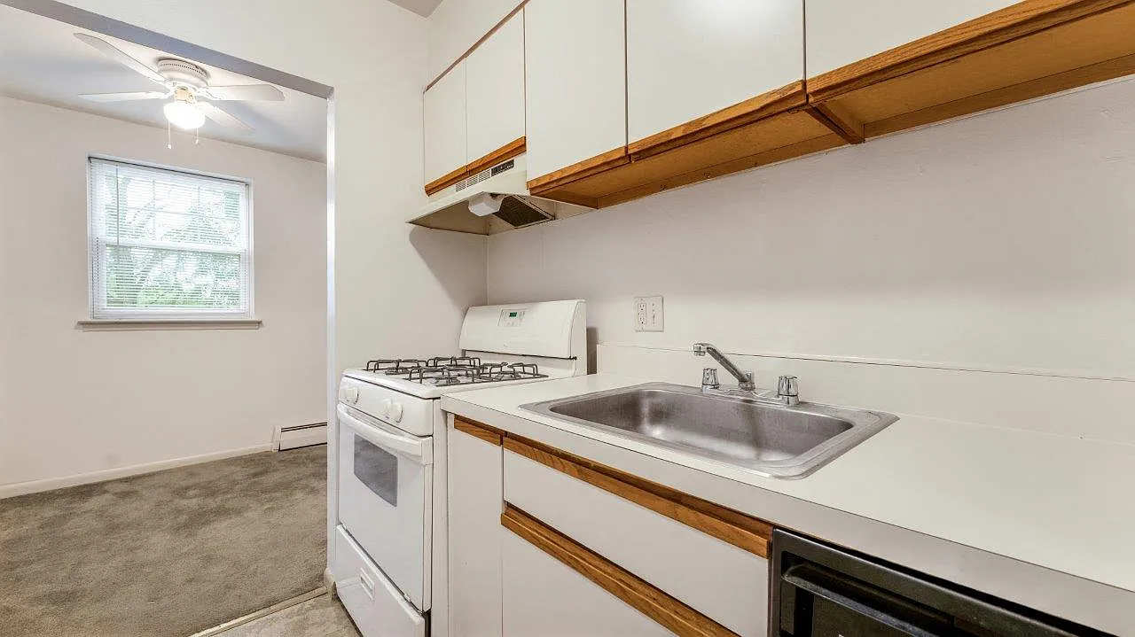 Mount Penn Manor Apartment Homes — Photo 3