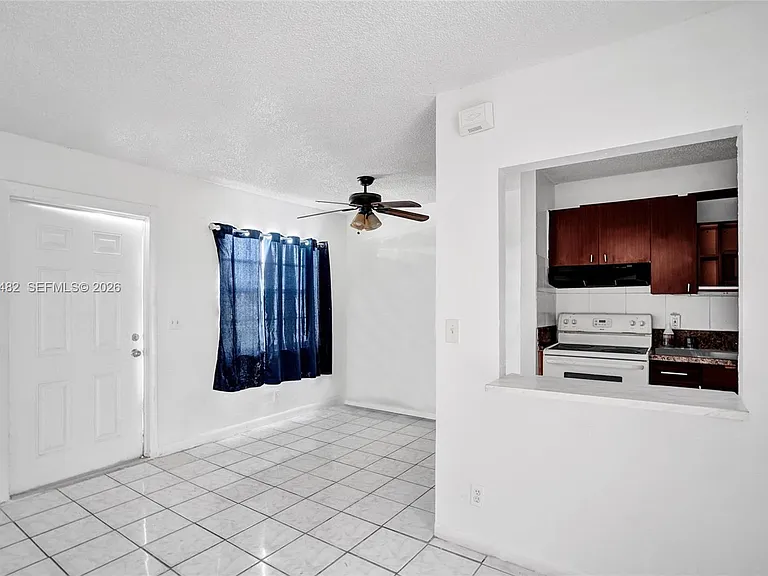 841 SW 7th St #C — Photo 3
