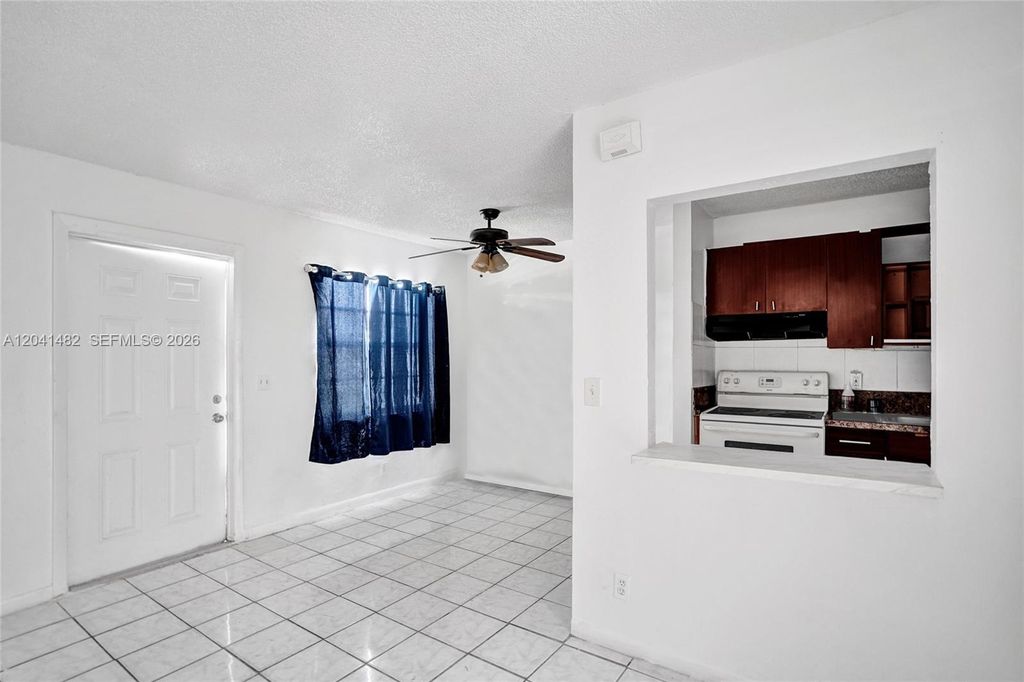 841 SW 7th St APT C, photo 3