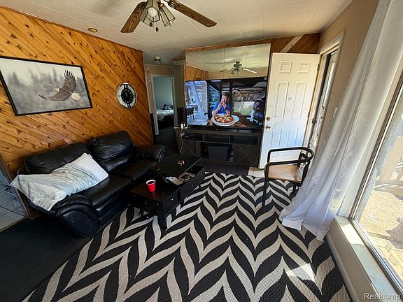 5th image of 7003 Lozier Ave
