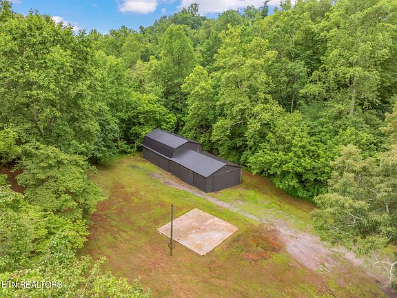 4th image of 826 Long Mill Rd