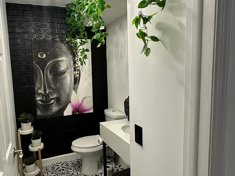 Beautifully Renovated Guest Bath