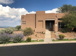 4 Enmedio Pl, Santa Fe, NM 87508