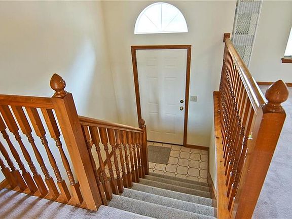 2nd image of 320 NE Dreamweaver Ave