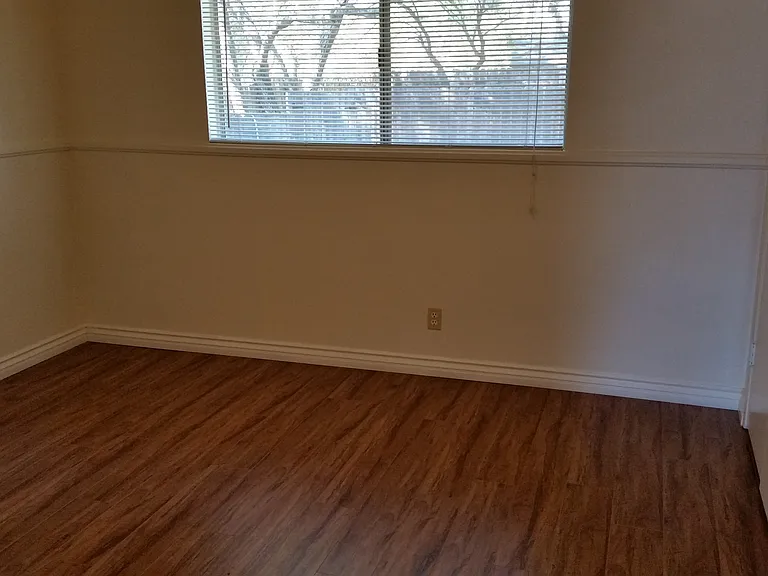 115 N Donna St — Photo 8
