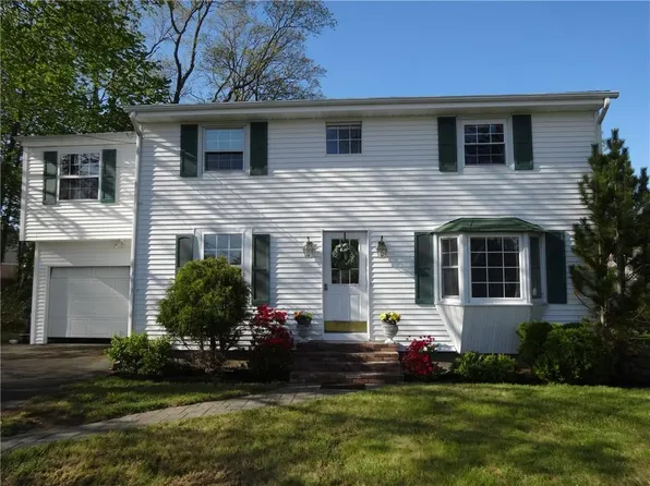 2 David St, Smithfield, RI 02828