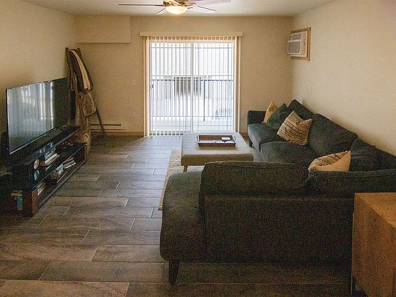 3rd image of 3004 & 3008 Gillette St #34