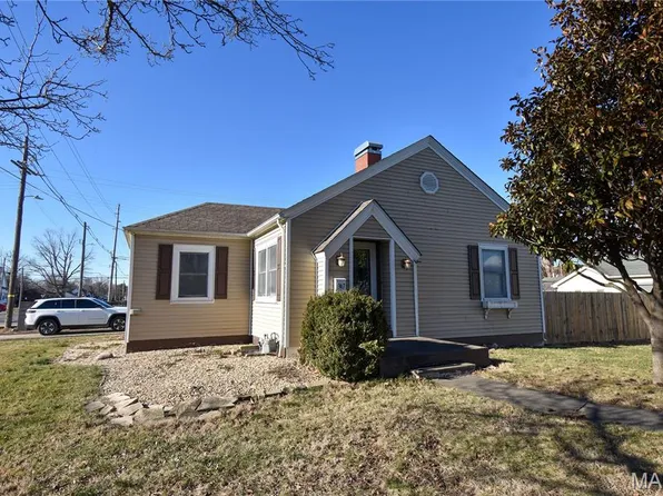 307 South St, Gillespie, IL 62033