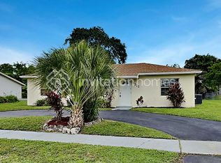 9323 Southampton Pl, Boca Raton, FL 33434