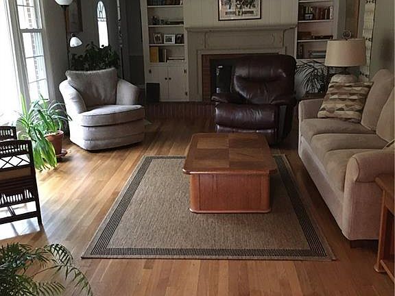 4th image of 1405 Central Dr