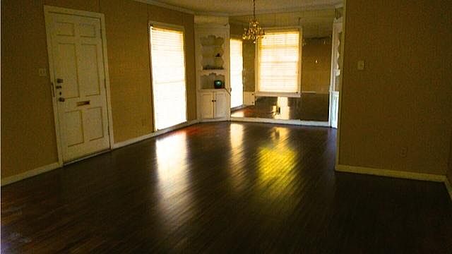 2nd image of 3504 Texas Blvd