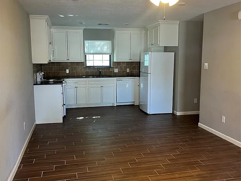 18222 Bonnie Alice Dr #B — Photo 4