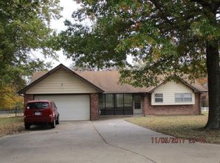 504 Swift Ln, Coffeyville, KS 67337