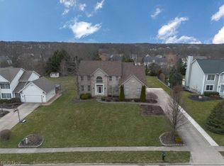 514 Silver Ridge Dr, Akron, OH 44321