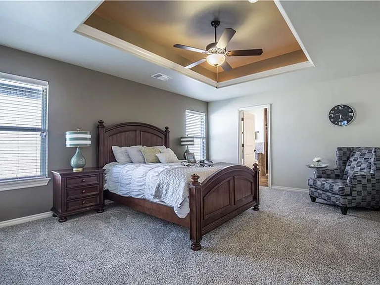 8701 SW 66th Pl — Photo 7