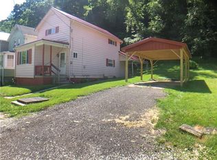 20 Young Ln, Charleroi, PA 15022