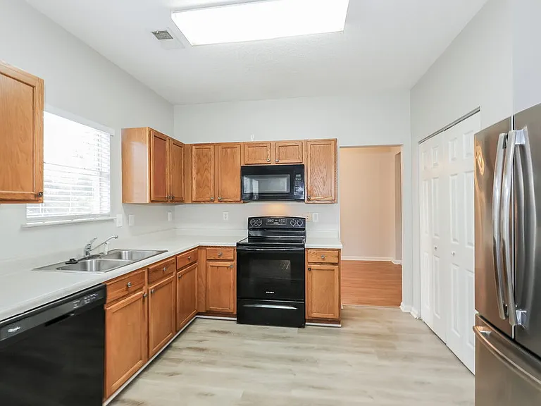 1607 Thornwick Trce — Photo 6