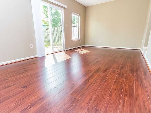 3rd image of 656 Mount Lubentia Ct E