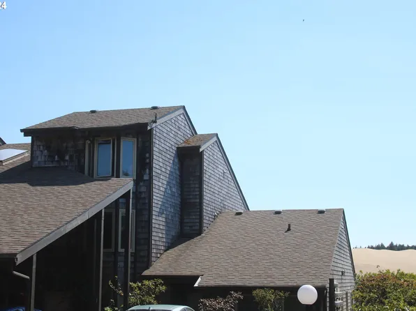 1060 Bay St APT 2, Florence, OR 97439