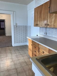 4th image of 110 N 9th St APT 3