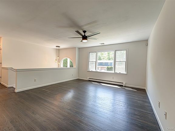 3rd image of 25 Camelot Drive
