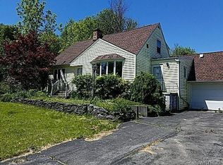5100 Hillcrest Dr, Clarence, NY 14031
