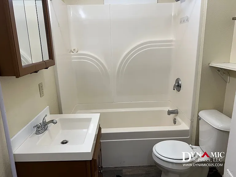 424 W 12th St — Photo 27
