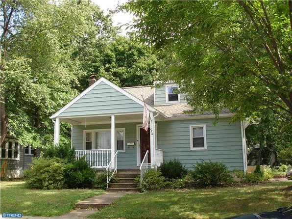 270 Crestmont Ter, Collingswood, NJ 08108