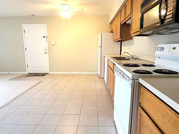 4th image of 157 S Bailey St #167